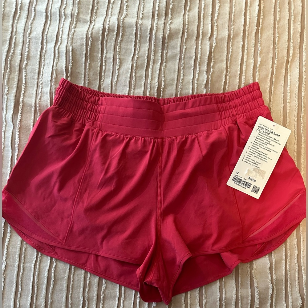 Lululemon Hotty Hot Shorts 2.5”